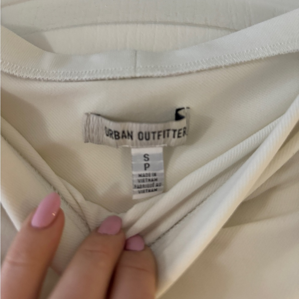 URBAN OUTFITTERS - Picture 3 of 3